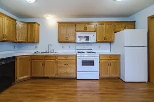 2334 Pinewood Dr, Shakopee, MN 55379 - Photo 7