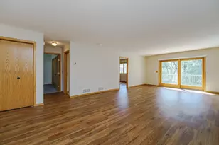 2334 Pinewood Dr, Shakopee, MN 55379 - Photo 13