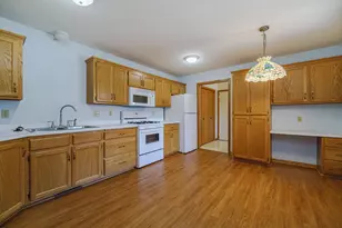 2334 Pinewood Dr, Shakopee, MN 55379 - Photo 5