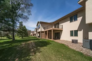 2334 Pinewood Dr, Shakopee, MN 55379 - Photo 37