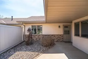2334 Pinewood Dr, Shakopee, MN 55379 - Photo 3