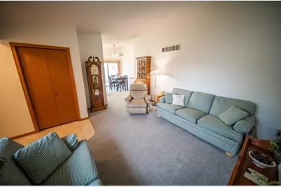 2104 McQuillan Ct SE, Rochester, MN 55904 - Photo 5