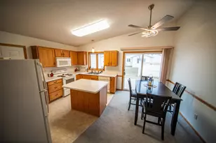 2104 McQuillan Ct SE, Rochester, MN 55904 - Photo 7