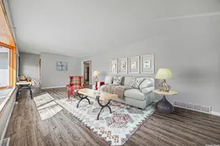 363 N Waterville Ave, Le Center, MN 56057 - Photo 3