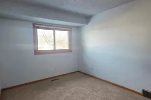 6594 Upper 35th St N, Oakdale, MN 55128 - Photo 9