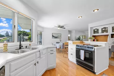 6540 Zealand Avenue N, Brooklyn Park, MN 55428 - Photo 9