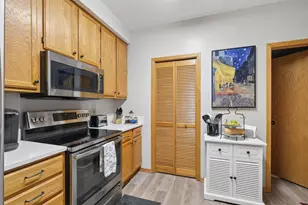 18195 Warbler Ln, Eden Prairie, MN 55346 - Photo 17