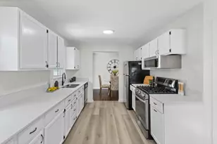 6109 Sumter Ave N, New Hope, MN 55428 - Photo 7