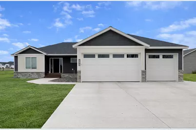 1707 17th Street NW, Willmar, MN 56201 - Photo 3