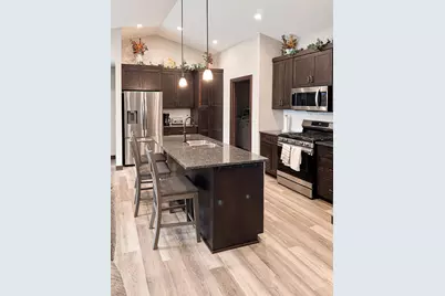 1707 17th Street NW, Willmar, MN 56201 - Photo 7