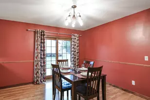 905 Larson Dr, Zumbrota, MN 55992 - Photo 9