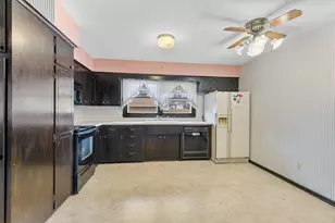 2662 1st Ave E, North Saint Paul, MN 55109 - Photo 3