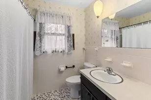 2662 1st Ave E, North Saint Paul, MN 55109 - Photo 9