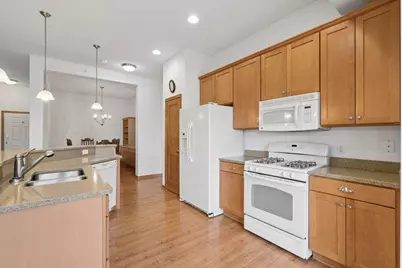 1244 County Road D E #205, Maplewood, MN 55109 - Photo 7