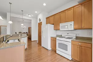 1244 County Rd D E, Maplewood, MN 55109 - Photo 11