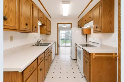 1516 19 1/2 Street S #6, Moorhead, MN 56560 - Photo 5