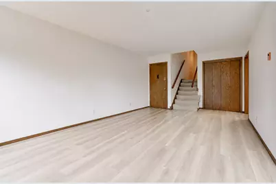 1516 19 1/2 Street S #6, Moorhead, MN 56560 - Photo 3