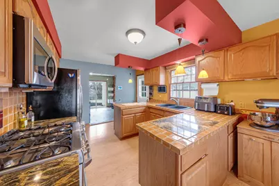 477 Idaho Avenue E, Saint Paul, MN 55130 - Photo 9