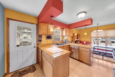 477 Idaho Avenue E, Saint Paul, MN 55130 - Photo 11