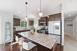 932 Forest Edge Dr, Jordan, MN 55352 - Photo 3