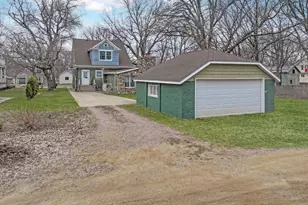 361 Emory St, Tracy, MN 56175 - Photo 3