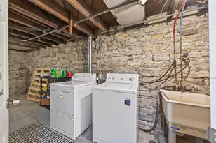 895 Rose Ave E, Saint Paul, MN 55106 - Photo 25