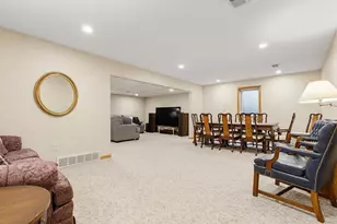 1221 Patricia Ct, Marshall, MN 56258 - Photo 5