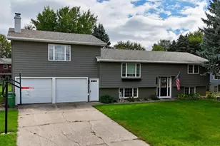 1511 Eckerson Dr, Worthington, MN 56187 - Photo 1