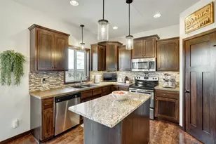24488 Superior Dr, Rogers, MN 55374 - Photo 9