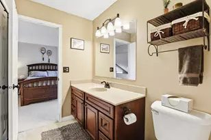 5400 Sanibel Dr, Minnetonka, MN 55343 - Photo 19