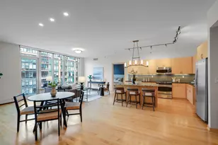 215 10th Ave S, Minneapolis, MN 55415 - Photo 1