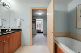 215 10th Ave S, Minneapolis, MN 55415 - Photo 23