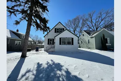 911 W Cavour Avenue, Fergus Falls, MN 56537 - Photo 1
