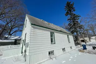 911 W Cavour Ave, Fergus Falls, MN 56537 - Photo 17