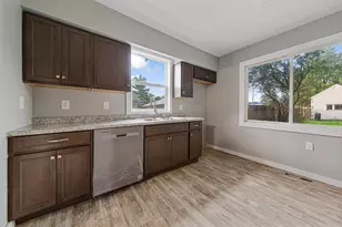 322 E Vine St, Mankato, MN 56001 - Photo 11