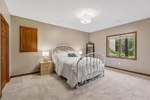 6815 Ruby Ln, Chanhassen, MN 55317 - Photo 33
