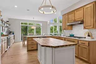 6815 Ruby Ln, Chanhassen, MN 55317 - Photo 11