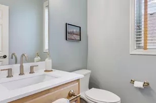 6815 Ruby Ln, Chanhassen, MN 55317 - Photo 17