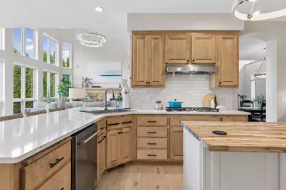 6815 Ruby Lane, Chanhassen, MN 55317 - Photo 9