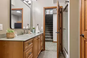 6815 Ruby Ln, Chanhassen, MN 55317 - Photo 31