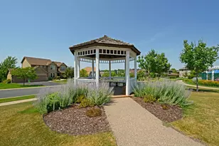 6815 Ruby Ln, Chanhassen, MN 55317 - Photo 41