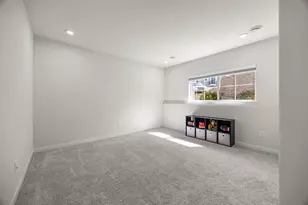 2230 Gateway Curv, North Saint Paul, MN 55109 - Photo 49