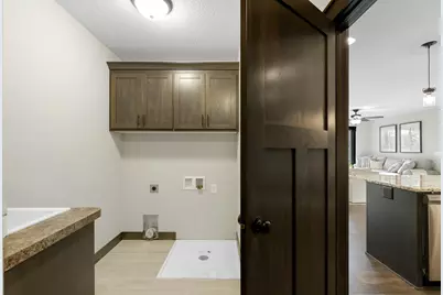 7827 Austin Path, Inver Grove Heights, MN 55077 - Photo 9