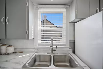 2002 3rd Avenue NE, Austin, MN 55912 - Photo 13