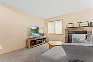 28 Elton Ridge Ct NW, Rochester, MN 55901 - Photo 3