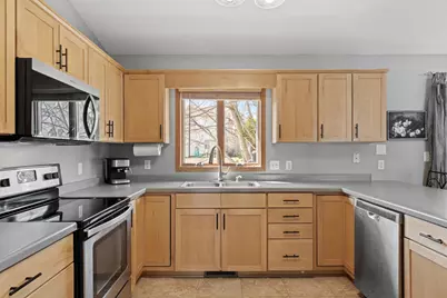 4910 Manor Brook Drive NW, Rochester, MN 55901 - Photo 5