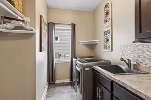 1372 Pleasant Lake Dr, Woodbury, MN 55129 - Photo 27