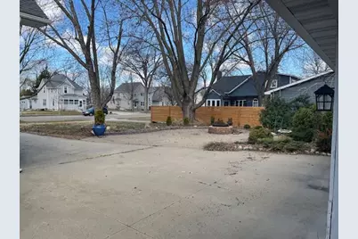 309 5th Street SW, Austin, MN 55912 - Photo 3