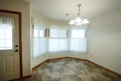 601 Cottonwood Avenue N, Litchfield, MN 55355 - Photo 7