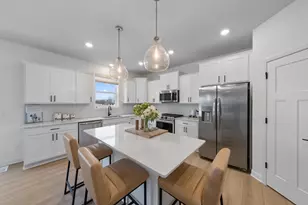 12421 Holden Way, Rogers, MN 55374 - Photo 3